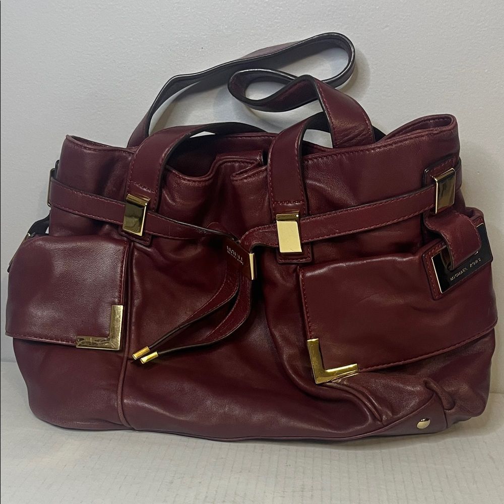 Chic Burgundy Red Leather Shoulder Bag Pockets